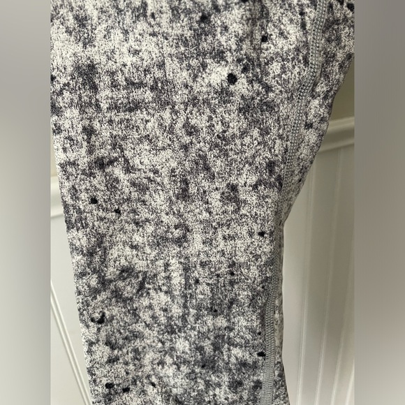 Marble print Lululemon Leggings - Picture 5 of 6
